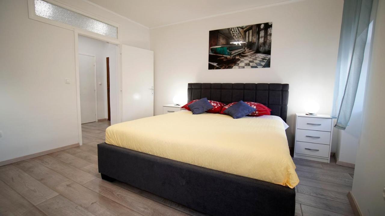 Apartment Caramela Нин Екстериор снимка